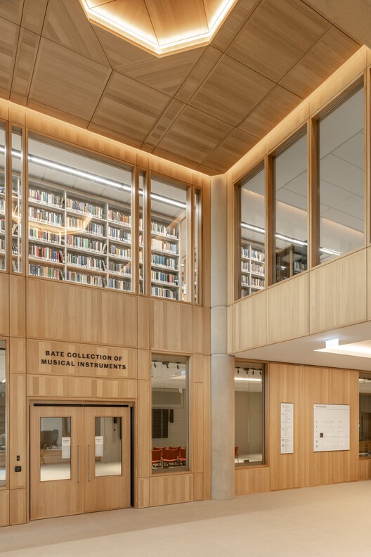 Schwarzman Center for the Humanities - University of Oxford / Hopkins Architects - Interior Photography, Wood, Shelving, Glass