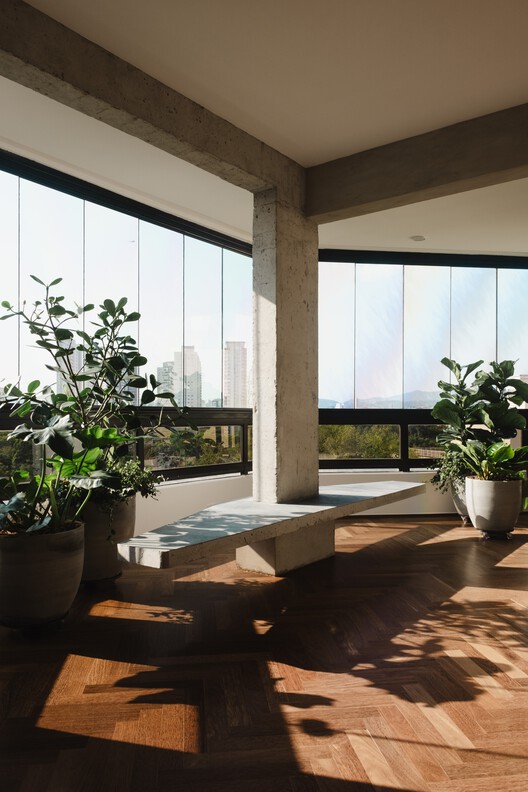 MR Apartment / Ana Sawaia Arquitetura MR Apartment / Ana Sawaia Arquitetura - Interior Photography, Wood, Glass