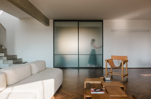 MR Apartment / Ana Sawaia Arquitetura MR Apartment / Ana Sawaia Arquitetura - Interior Photography, Living Room, Wood, Lighting, Door, Glass