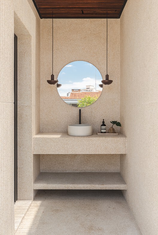 MR Apartment / Ana Sawaia Arquitetura MR Apartment / Ana Sawaia Arquitetura - Interior Photography, Bathroom, Concrete