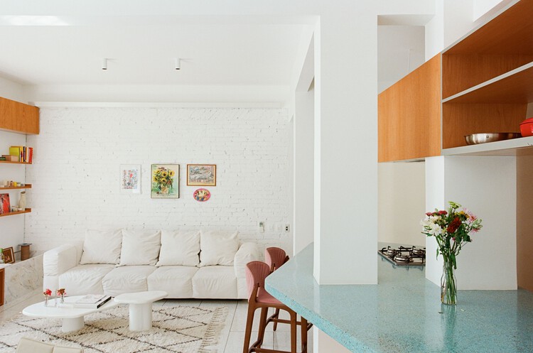  Apartamento Edificio Sant’Anna / Pianca Arquitetura - Fotografía interior, Interiores De Apartamentos, Mesas, Iluminación, Sillas