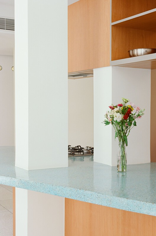  Apartamento Edificio Sant’Anna / Pianca Arquitetura - Fotografía interior, Madera, Cocina, Encimera, Vidrio