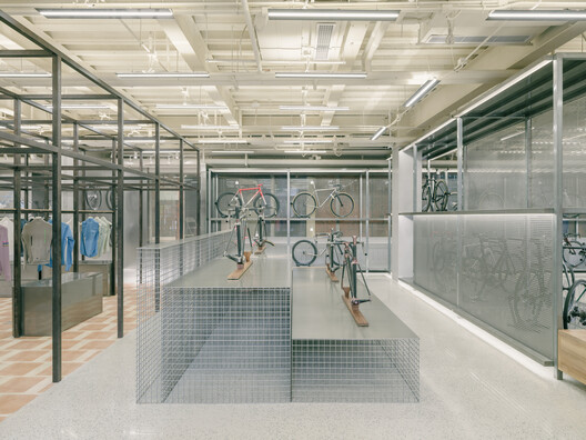 From Industry to the Living Room: Metal Furniture in Interior Architecture - Image 15 of 31