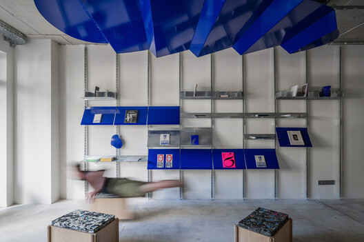 From Industry to the Living Room: Metal Furniture in Interior Architecture - Image 7 of 31