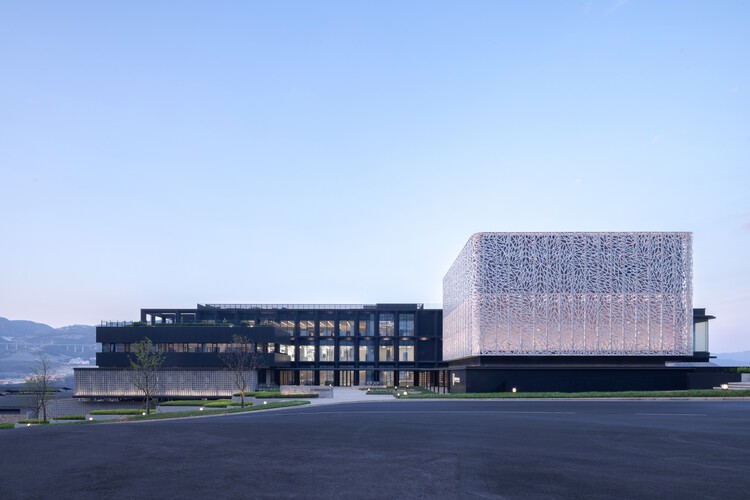 郎酒集团品质研究院 / 天仝建筑 - 建筑图