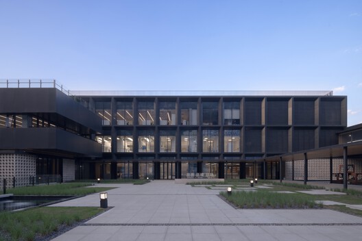 郎酒集团品质研究院 / 天仝建筑 - 建筑图