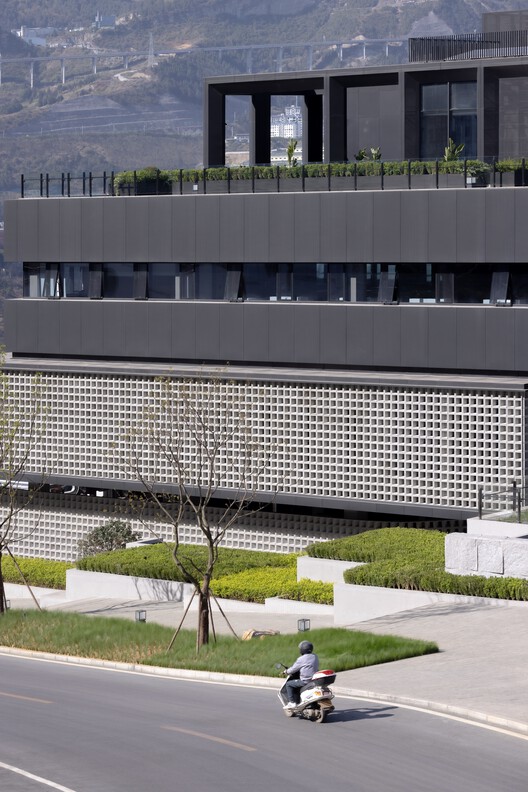 郎酒集团品质研究院 / 天仝建筑 - 建筑图