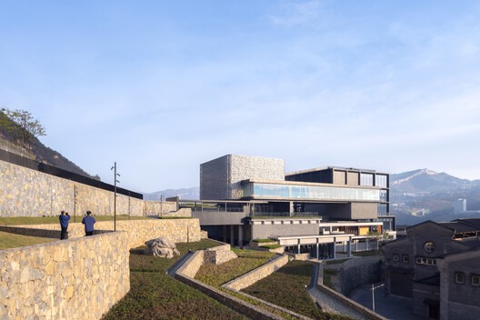 郎酒集团品质研究院 / 天仝建筑 - 建筑图