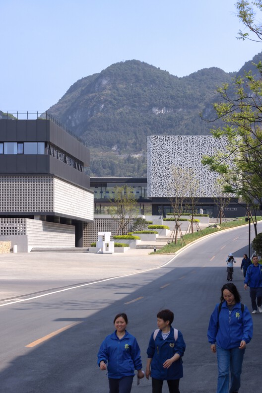 郎酒集团品质研究院 / 天仝建筑 - 建筑图