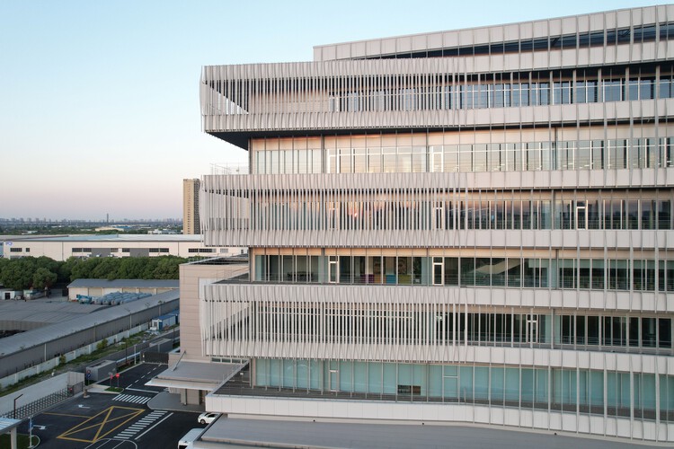 Centro de Pesquisa e Desenvolvimento da TOYOTA / Nikken Sekkei - Imagem 24 de 33