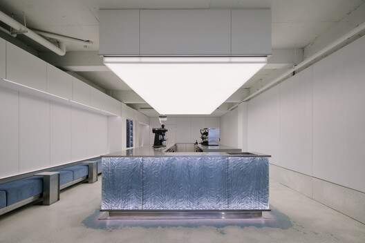 DEMER Busan Station Store / design by 83 - Image 7 of 37