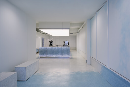 DEMER Busan Station Store / design by 83 - Image 6 of 37