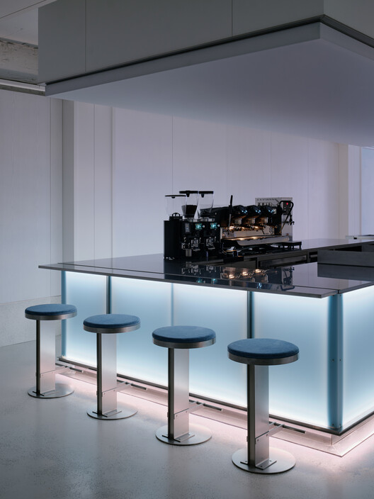 DEMER Busan Station Store / design by 83 - Image 19 of 37