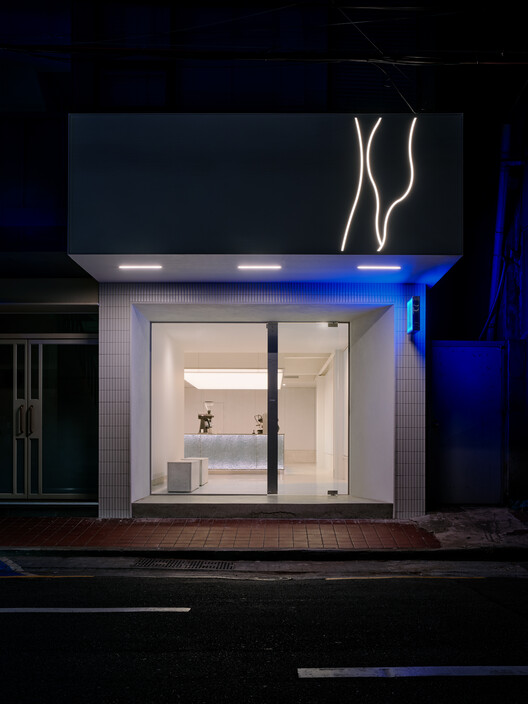 DEMER Busan Station Store / design by 83 - Image 36 of 37