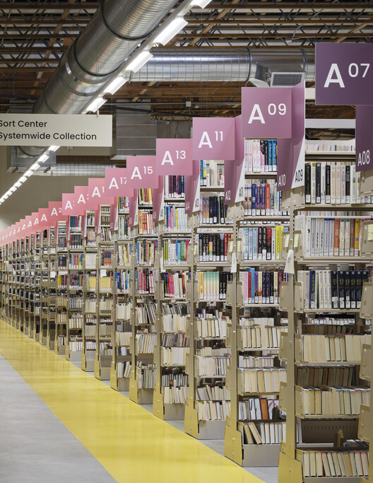 Multnomah County Library Operations Center / Hennebery Eddy Architects - Interior Photography, Closet, Shelving