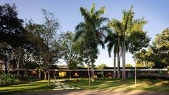 Casa Flamboyant / Juliana Camargo + Prumo projetos