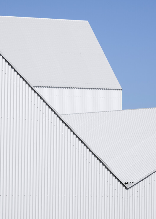 Cultural and Musical Space / TRACKS - Exterior Photography