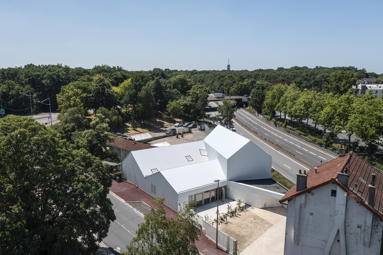 Cultural and Musical Space / TRACKS - Exterior Photography, Theaters & Performance 