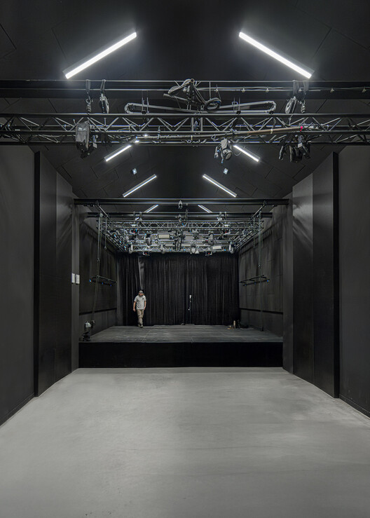 Cultural and Musical Space / TRACKS - Interior Photography