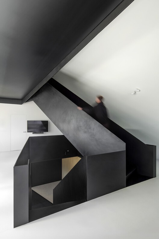House with a Private Giewont Mountain / BXB Studio Bogusław Barnaś - Interior Photography, Stairs
