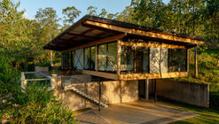 Casa CLV / Cornetta Arquitetura