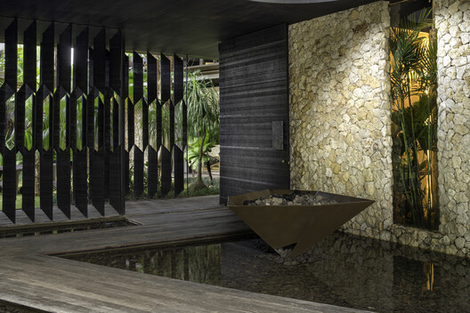 Doors at Scale: Highlights from the Best Pivot Door Contest 2026 - Image 13 of 22