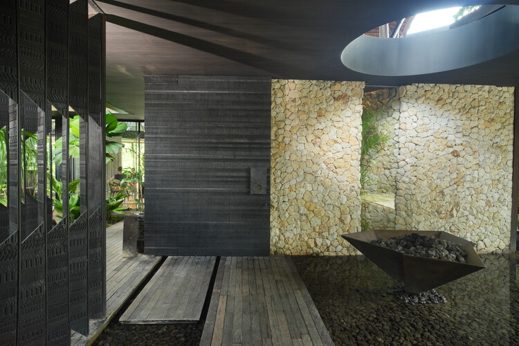 Doors at Scale: Highlights from the Best Pivot Door Contest 2026 - Image 5 of 22