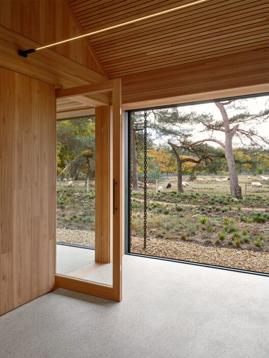 Doors at Scale: Highlights from the Best Pivot Door Contest 2026 - Image 22 of 22