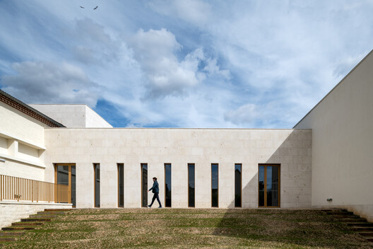 Louis Malle Cinema / Atelier Nastorg + Atelier Revel Architecture - Image 5 of 28