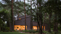 Residence on the Edge of National Forest / Studio GAB