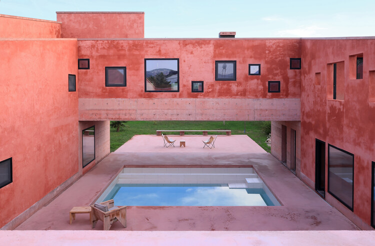 Casa Roja / Pacarizi Studio - fotografía exterior, fachadas, hormigón