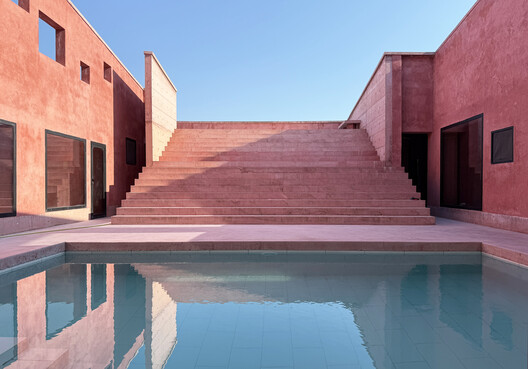 Red House / Pacarizi Studio - Exterior Photography, Concrete, Courtyard