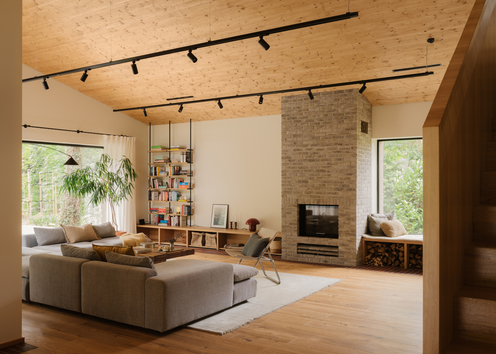Gallery of Residence on the Edge of National Forest / Studio GAB - 9