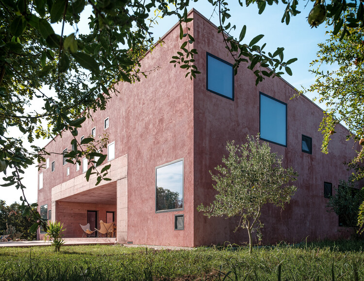 Casa Roja / Pacarizi Studio - fotografía exterior, ladrillo, hormigón