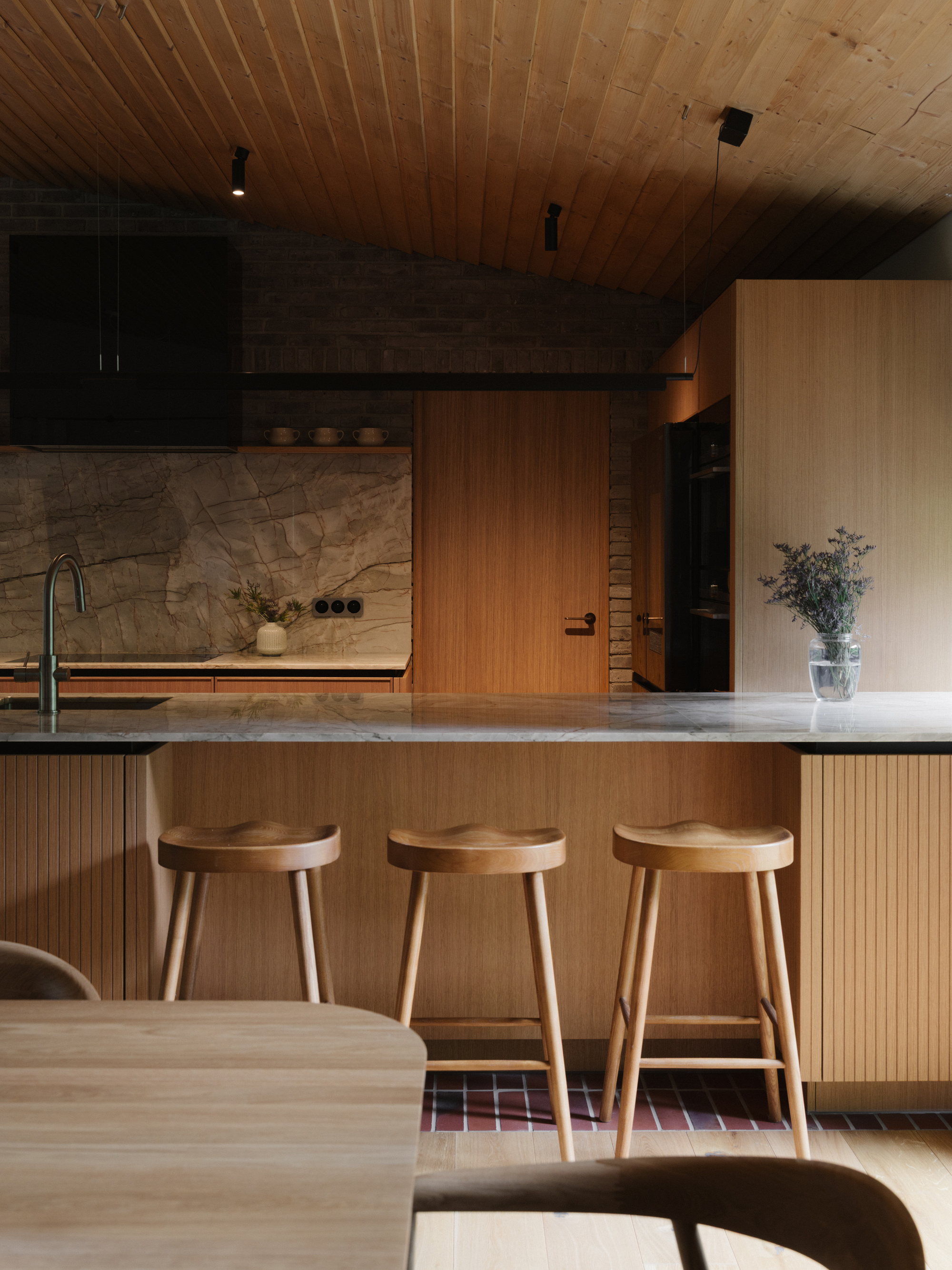 Gallery of Residence on the Edge of National Forest / Studio GAB - 12