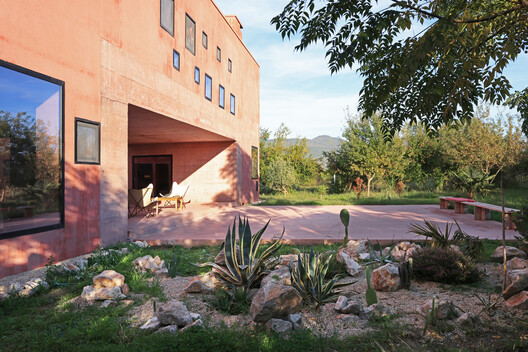 Red House / Pacarizi Studio - Exterior Photography