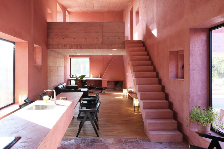 Casa Roja / Pacarizi Studio - Fotografía de interiores, madera, hormigón