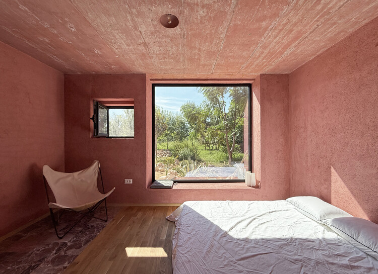 Casa Roja / Pacarizi Studio - Fotografía de interiores, dormitorio, hormigón