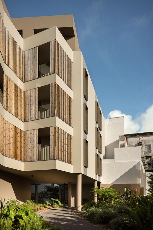 Apartamento Ernesto do Canto / BOX Architects - Imagen 14 de 42