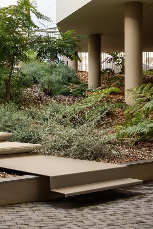 Condomínio Ernesto do Canto / BOX arquitectos Condomínio Ernesto do Canto / BOX arquitectos - Imagen 26 de 42