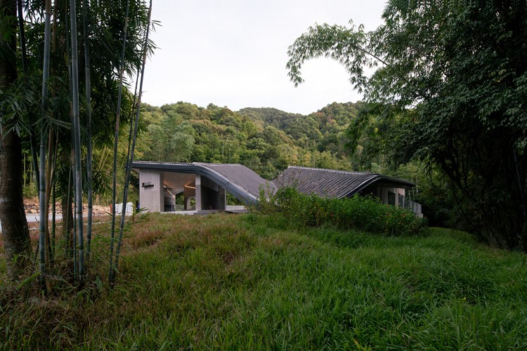 Os Prazeres de Su Dongpo na Serra de Banhu / AOMOMO Studio, Shanghai Jiao Tong University - Fotografia de Exterior, Jardim
