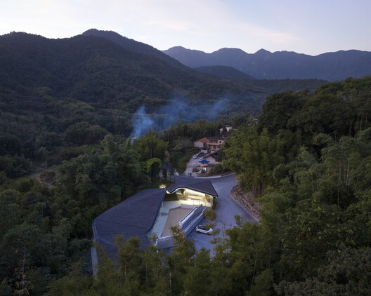 Su Dongpo’s Pleasures at Banhu Ridge / AOMOMO Studio, Shanghai Jiao Tong University - Exterior Photography