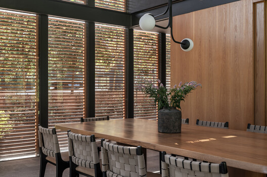 Casa Cacia / DMTALLER - Fotografía interior, Comedor, Madera, Iluminación, Mesas, Sillas, Vidrio