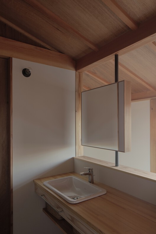 House in Saidera / Akio Isshiki Architects - Interior Photography, Bathroom, Wood, Sink