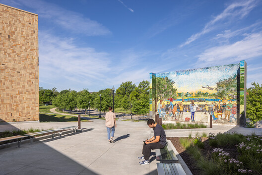 “Users Are the Experts on Themselves”: How People Shape the Spaces They Use - Image 8 of 29