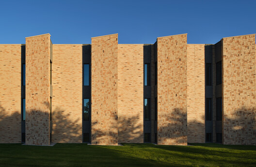 “Users Are the Experts on Themselves”: How People Shape the Spaces They Use - Image 9 of 29