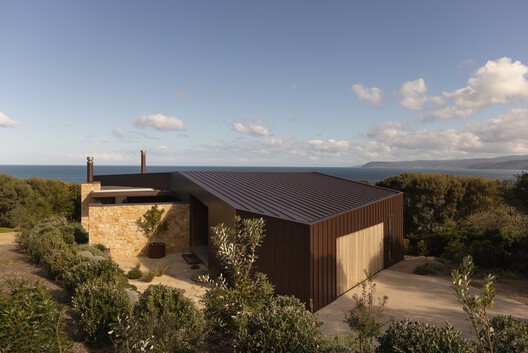 Fairhaven House / LTD Architectural Design Studio + DOOD Studio