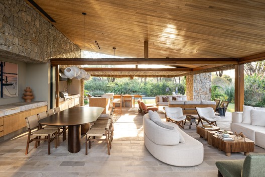 Casa VLP / Pascali Semerdjian Arquitetos Casa VLP / Pascali Semerdjian Arquitetos - Fotografía interior, Madera, Sillas