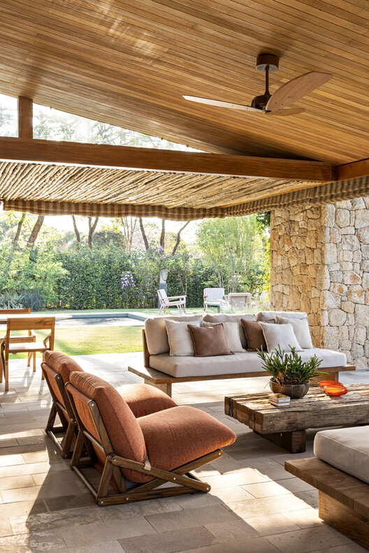 Casa VLP / Pascali Semerdjian Arquitetos - fotografía de interiores, salón, madera, sillón, mesa, sillas, terraza