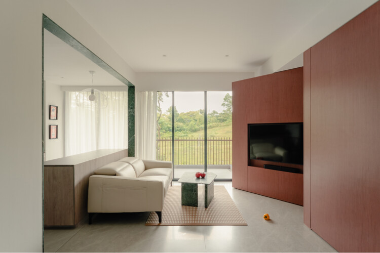 Ki Residence / Studio Sanshou - Interior Photography, Living Room, Wood, Chair, Bed